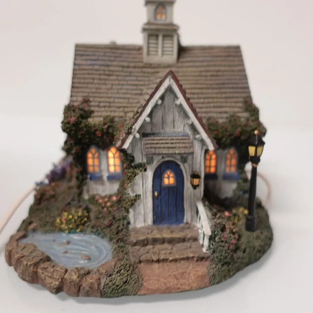 Hawthorne Village Seaside Thomas Kinkade Seaside Chapel Lighted with COA 79736